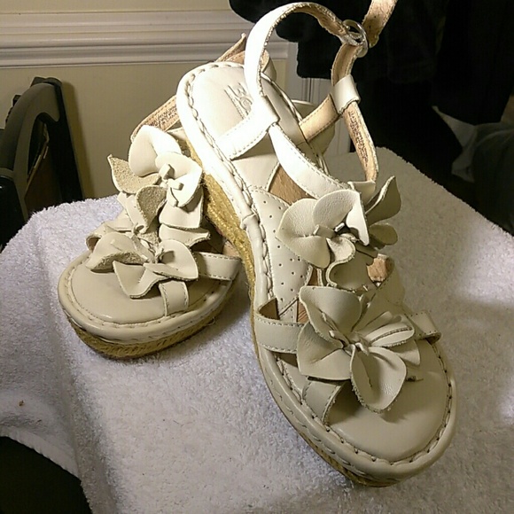 Born Shoes - Born ladies wedge sandal